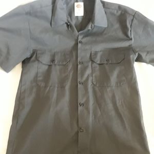 Small Dickies grey shirt